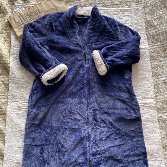 LL Bean Wicked Plush Robe - Picture 4 of 16
